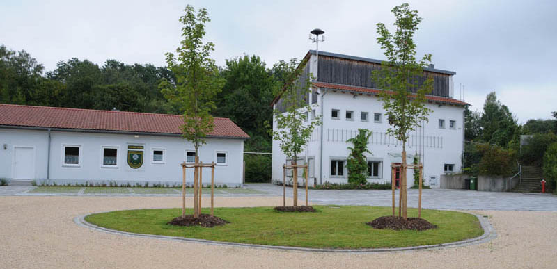 Vorplatz fr das Schützenheim und das Feuerwehrgerätehaus